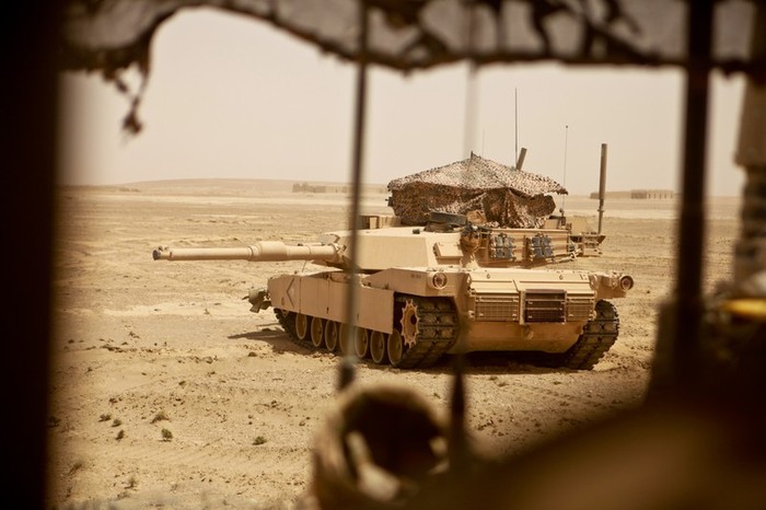 M1 Abrams là loại xe tăng chủ lực do hãng General Dynamics của Hoa Kỳ sản xuất năm 1980, theo thiết kế của Chrysler Defense.